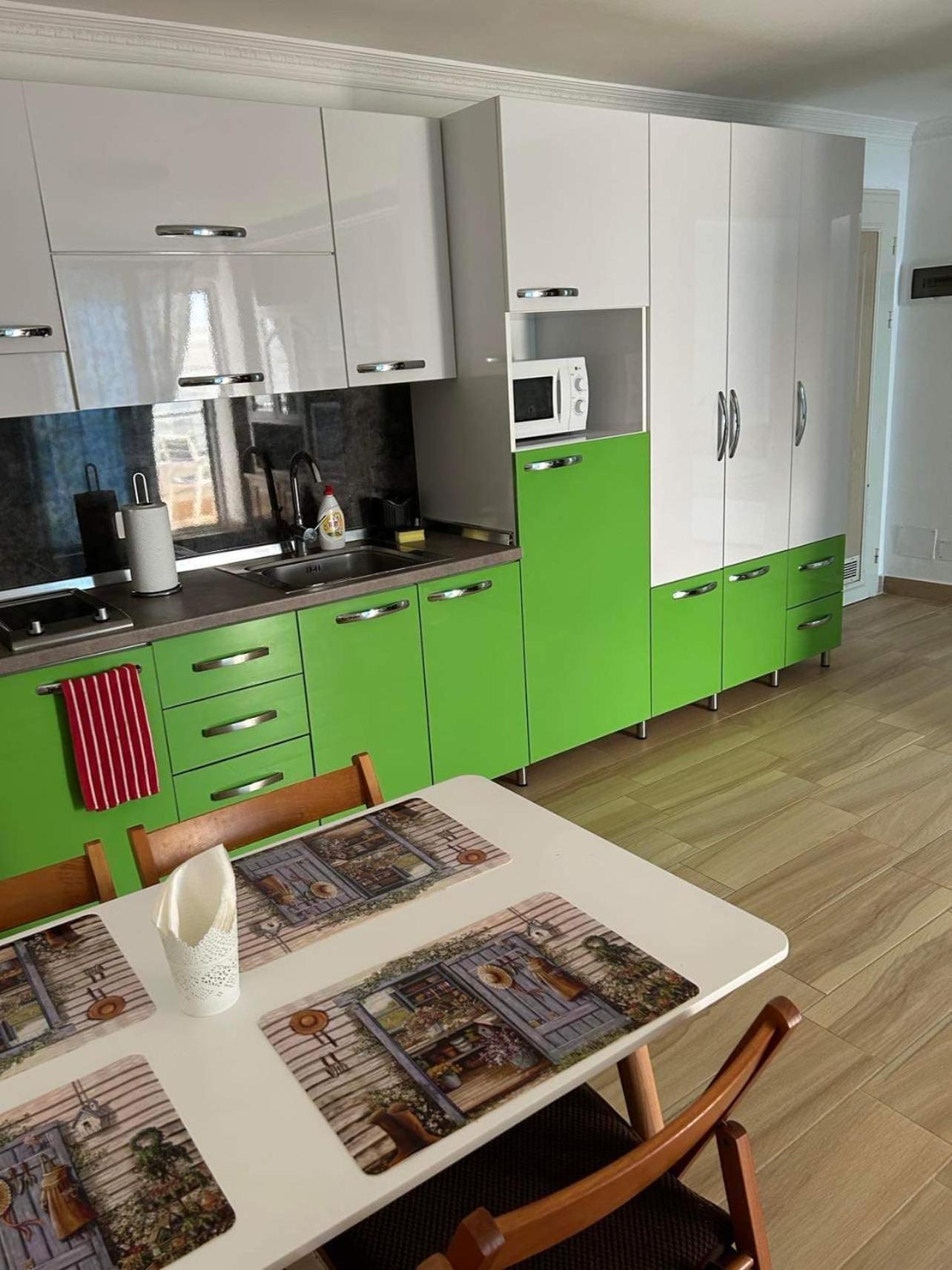 Kk Fafa Apartments Golem  Zewnętrze zdjęcie